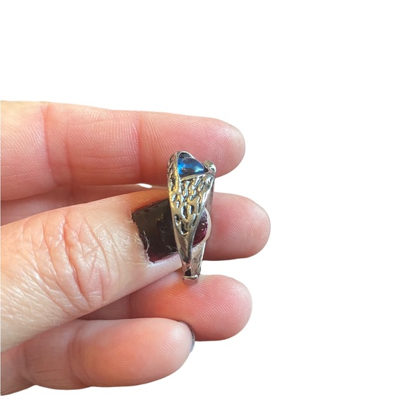 Vintage Silver Owl Ring with Brilliant Blue Eyes - Picture 3 of 4
